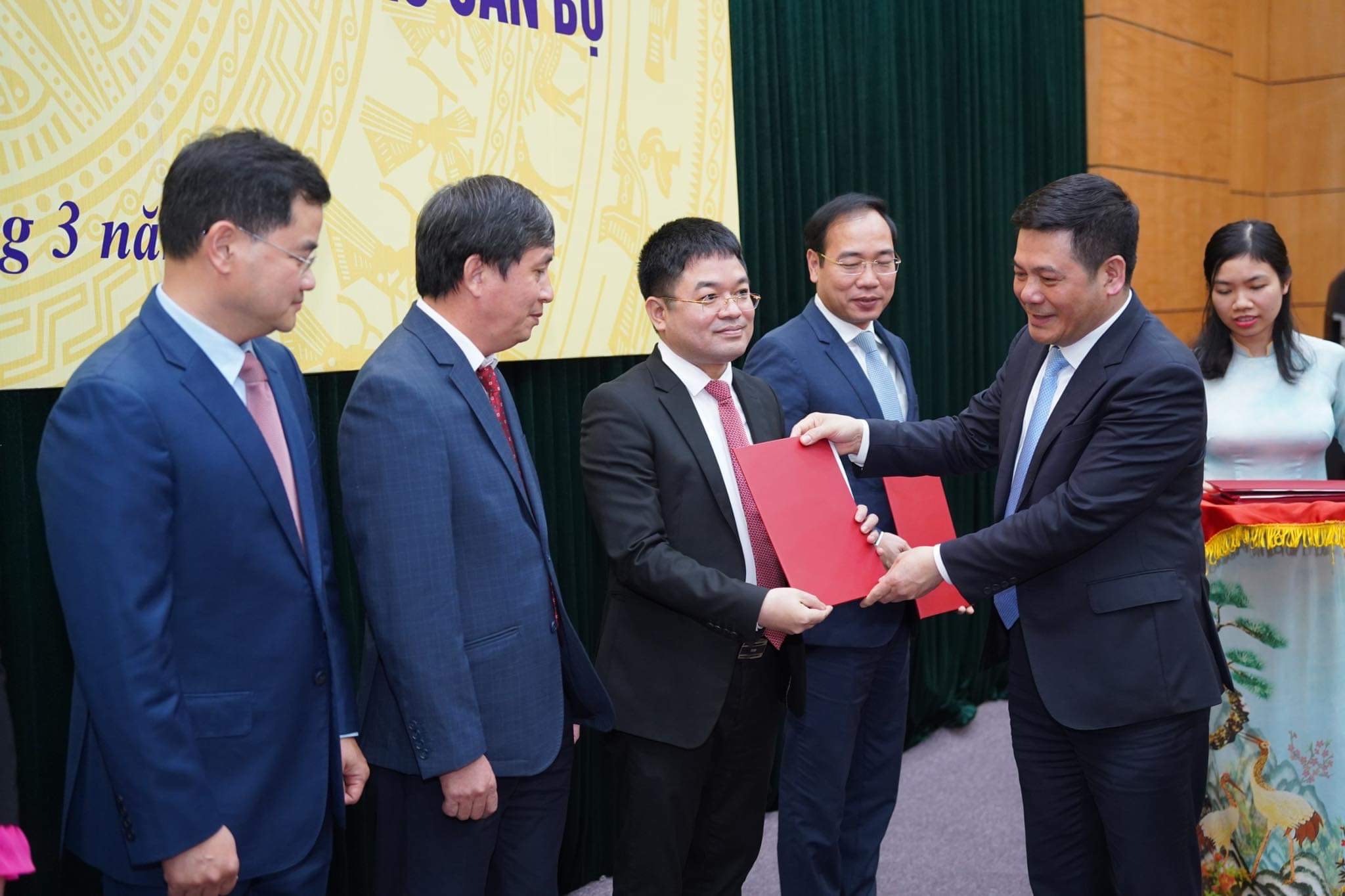 Bộ Công Thương trao Quyết định điều động, bổ nhiệm cán bộ