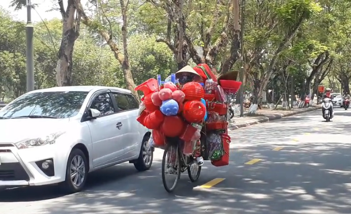 Miền Bắc trưa chiều hửng nắng, miền Nam nắng nóng