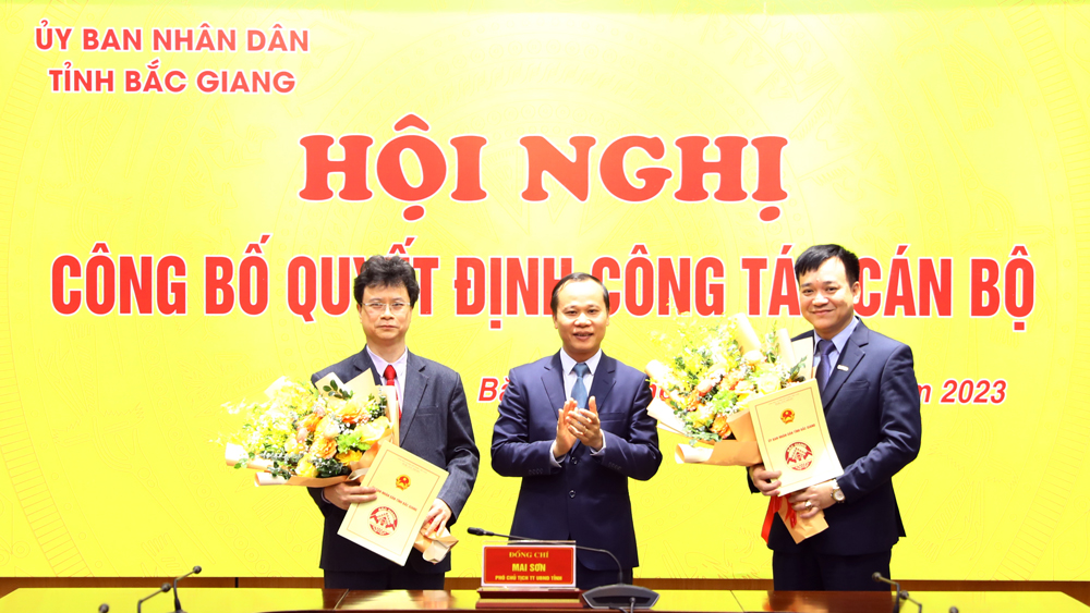 Bắc Giang Công bố một số quyết định về công tác cán bộ