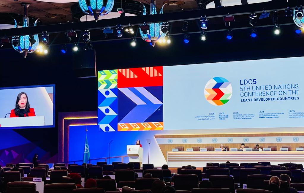 Thúc đẩy đối thoại, hợp tác giữa các đối tác và các nước kém phát triển nhất