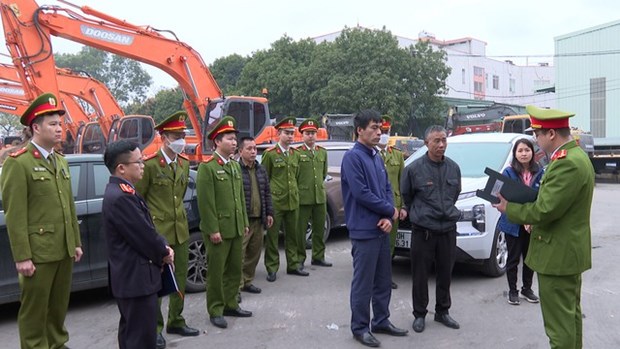 Bắt tạm giam 6 đối tượng tại trung tâm đăng kiểm tại Hà Nội