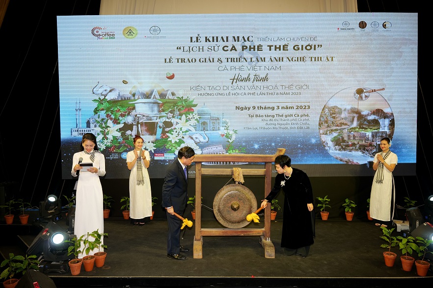 Hơn 5 000 lượt khách tham quan triển lãm “Lịch sử cà phê thế giới