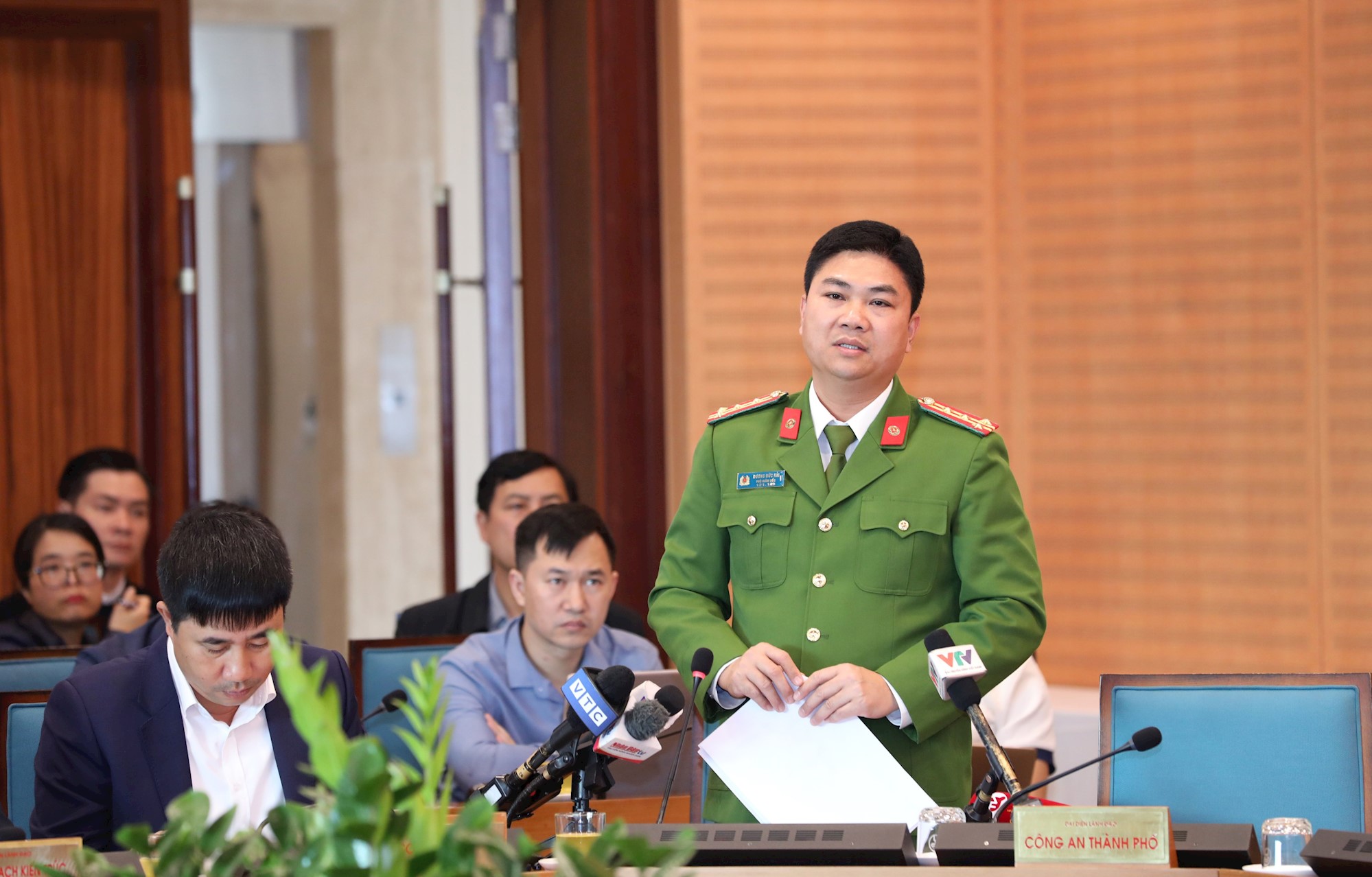 Hà Nội Tránh tình trạng “bắt cóc, bỏ đĩa” trong việc “giành” lại vỉa hè