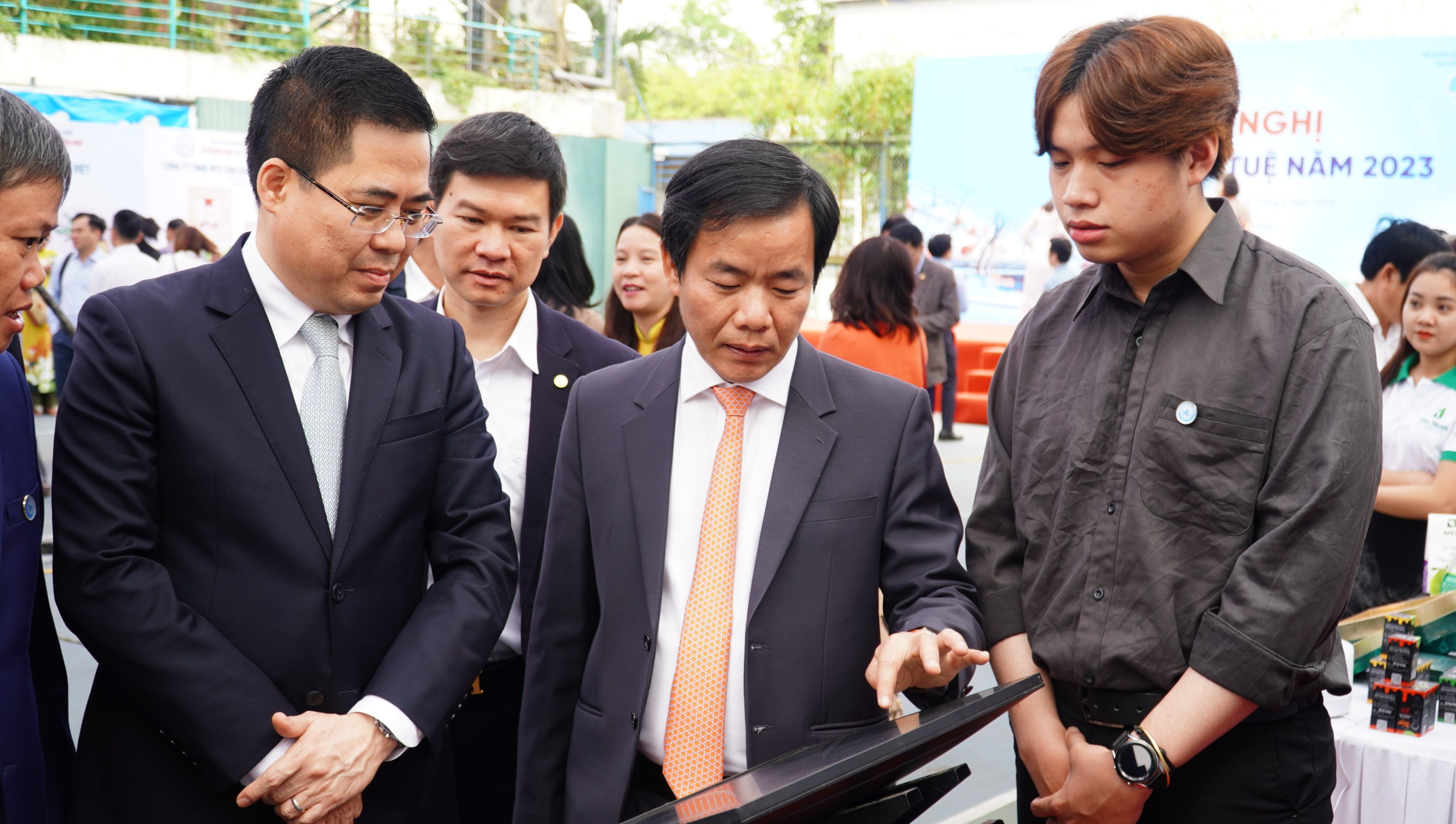 Đưa Thừa Thiên Huế trở thành một trong những trung tâm lớn của cả nước về KH CN