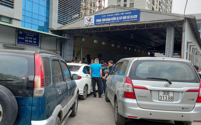 Huy động đăng kiểm viên ở địa phương tăng cường cho Hà Nội, TP Hồ Chí Minh