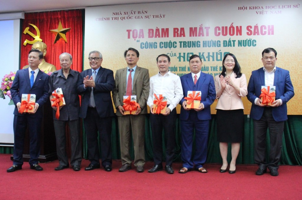Tọa đàm ra mắt sách về công cuộc trung hưng đất nước của họ Khúc