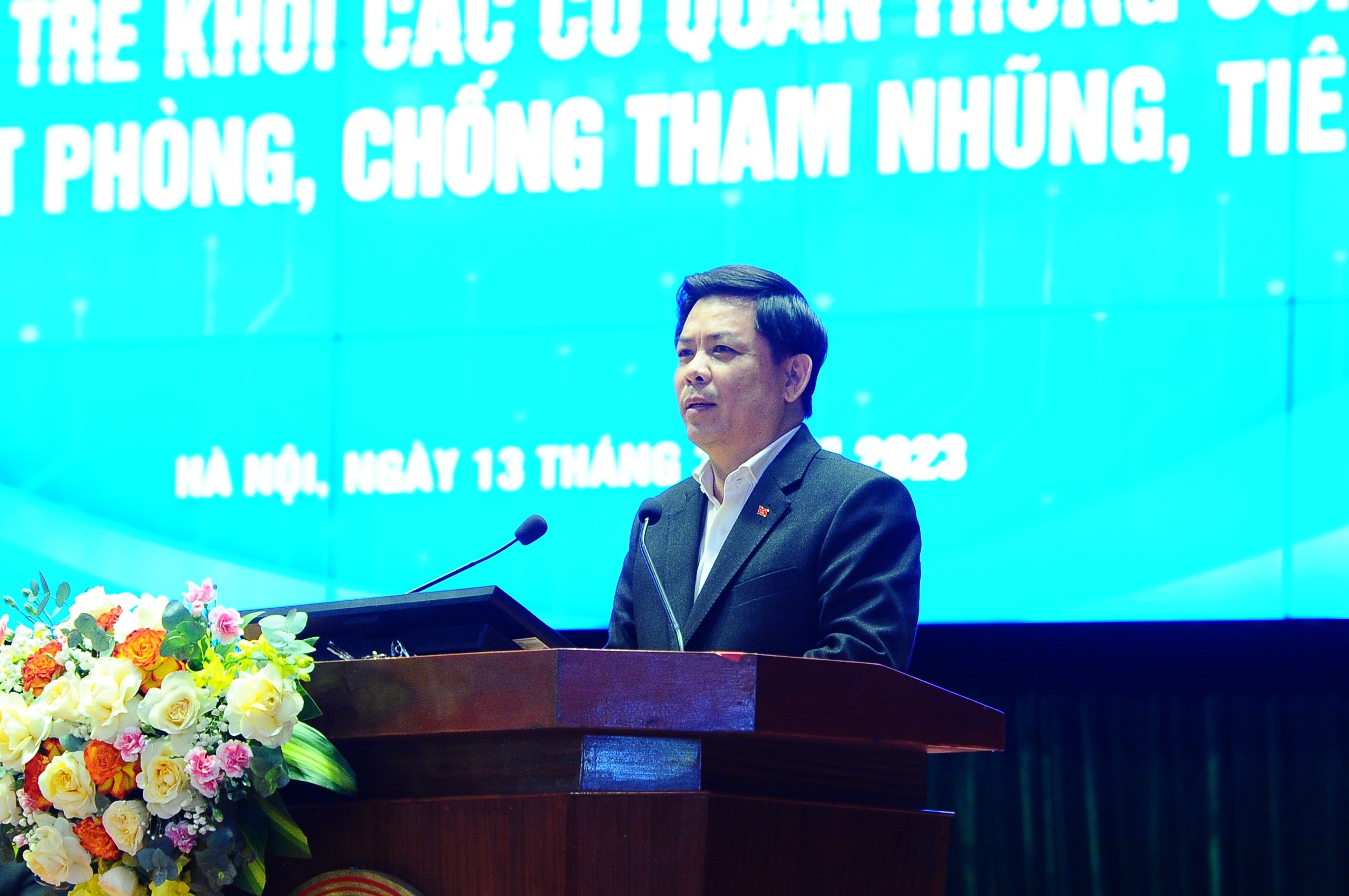 Đoàn viên, thanh niên kiên quyết đấu tranh phòng, chống tham nhũng, tiêu cực