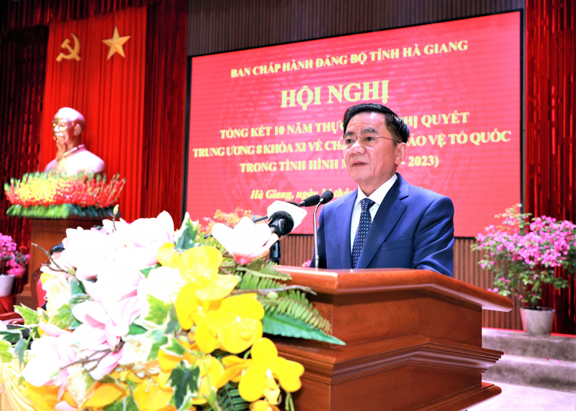 Bảo đảm sự lãnh đạo tuyệt đối, trực tiếp về mọi mặt của Đảng đối với sự nghiệp bảo vệ Tổ quốc