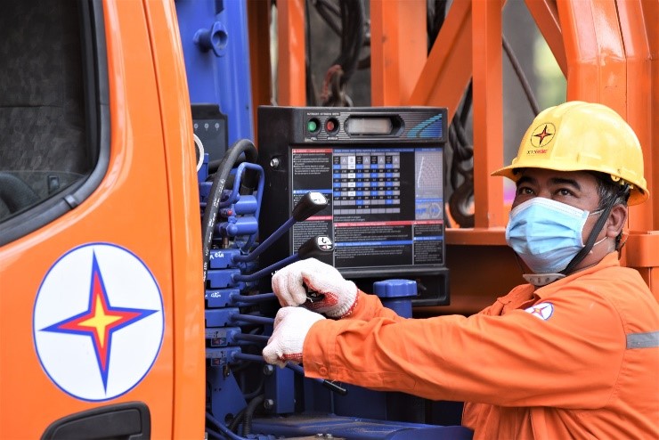 Tổng Công ty Điện lực TP Hồ Chí Minh phát triển lưới điện huyện Nhà Bè