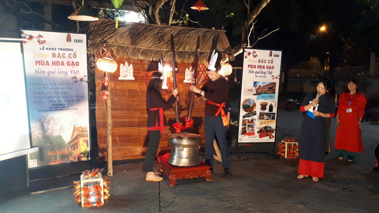 Chùm tour “Bác Cổ – Mùa hoa gạo” Hướng tới khách quốc tế đến Hà Nội