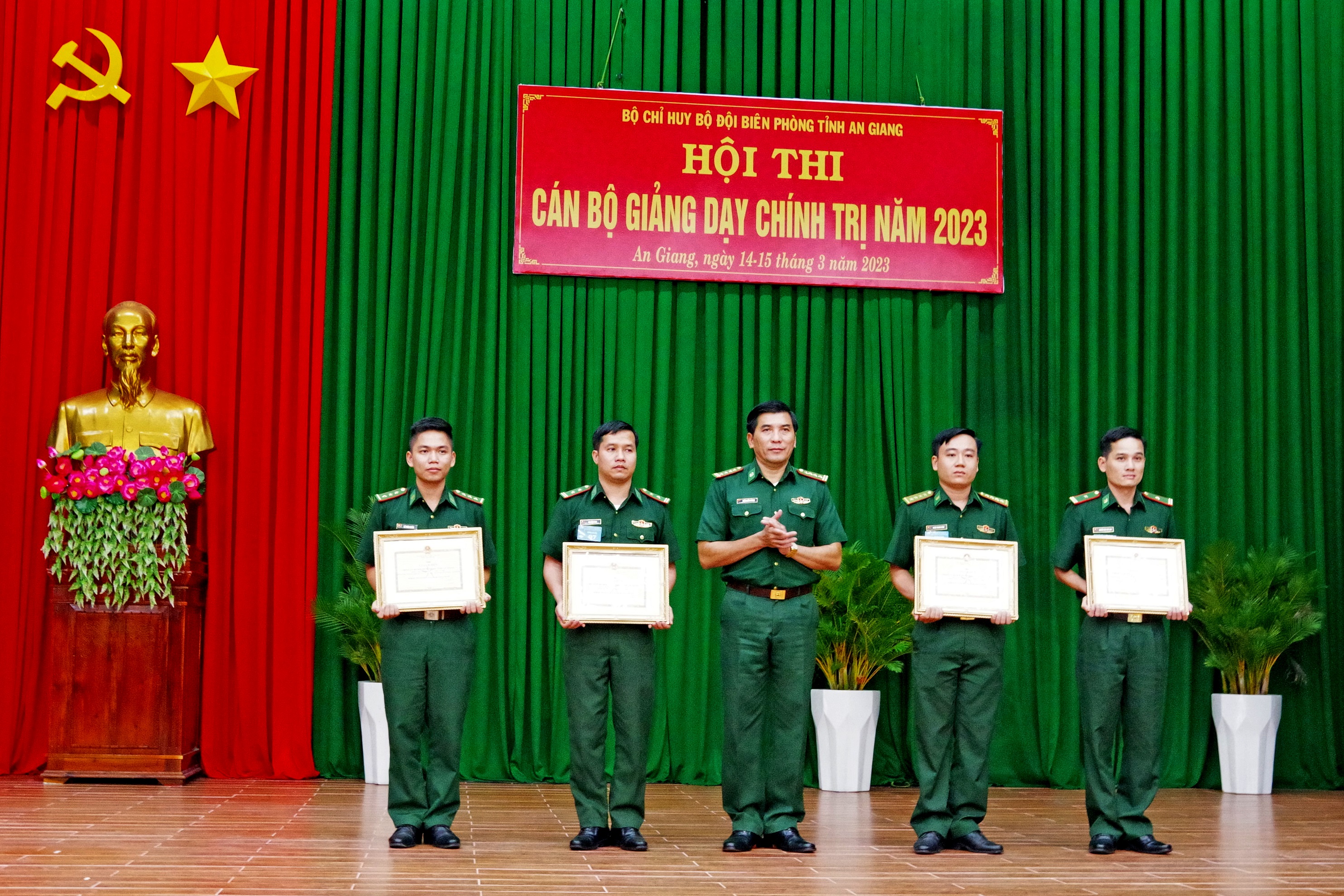 An Giang Nâng cao trình độ, chất lượng giảng dạy chính trị trong Bộ đội Biên phòng
