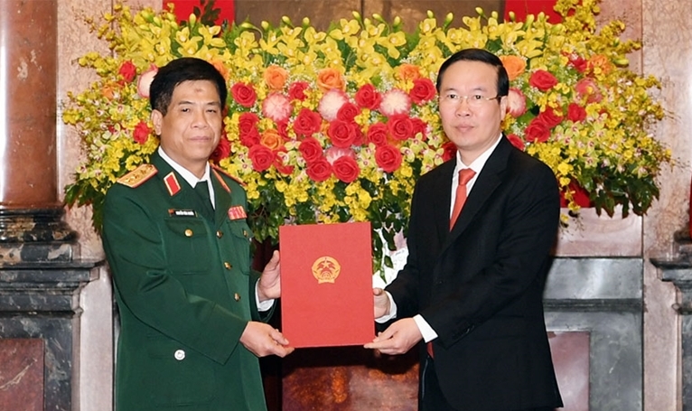 Chủ tịch nước trao Quyết định thăng quân hàm Thượng tướng đối với đồng chí Nguyễn Văn Nghĩa