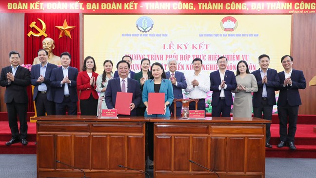 Phối hợp xây dựng và phát triển nông nghiệp, nông thôn, nâng cao đời sống nông dân