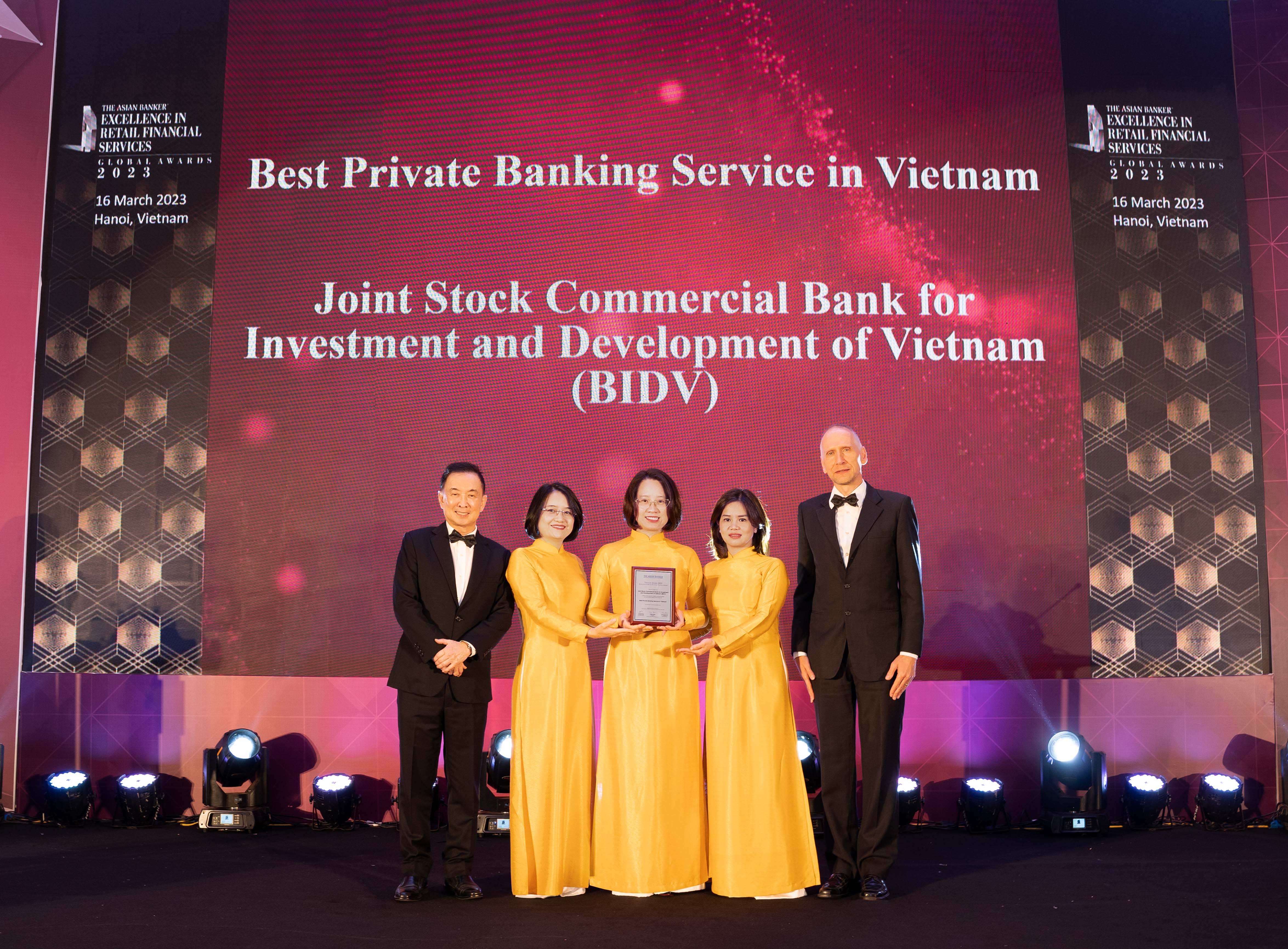 BIDV nhận 4 giải thưởng về dịch vụ Ngân hàng dành cho khách hàng cá nhân