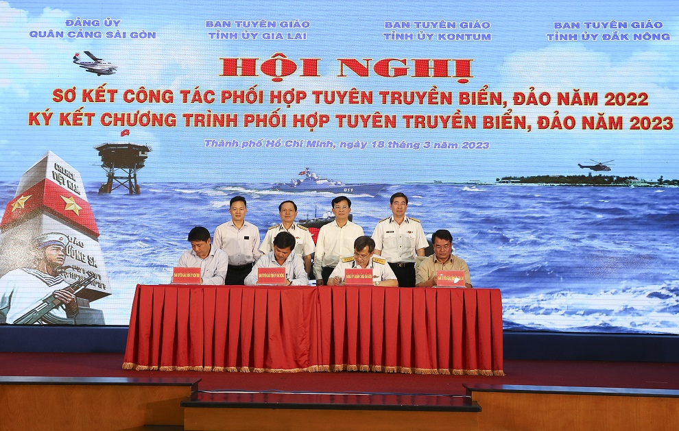 Tổng công ty Tân Cảng Sài Gòn tiếp tục phối hợp tuyên truyền biển, đảo