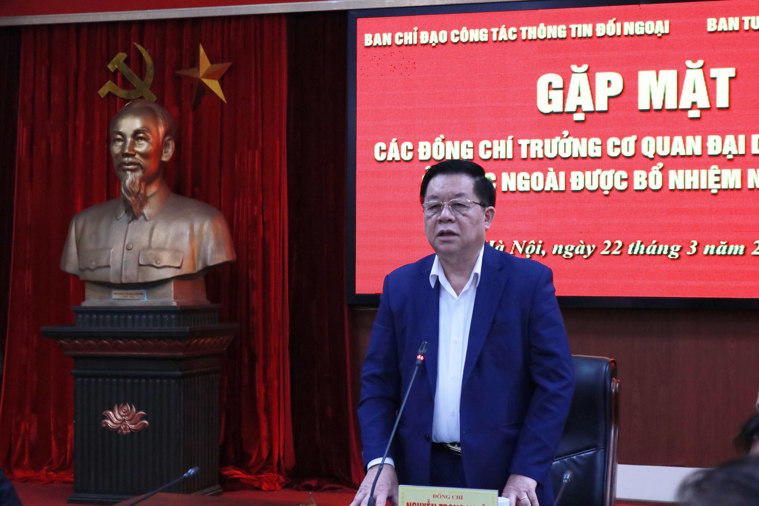 Phát huy vai trò của lực lượng tuyến đầu làm công tác thông tin đối ngoại tại địa bàn ngoài nước