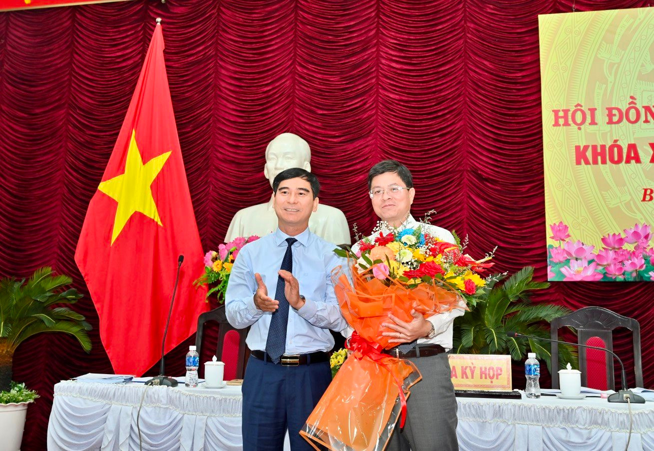 Đồng chí Nguyễn Hồng Hải được bầu giữ chức Phó Chủ tịch UBND tỉnh Bình Thuận