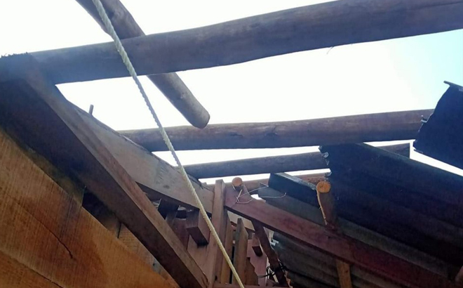 Gió lốc, mưa đá gây nhiều thiệt hại tại Yên Bái, Nghệ An