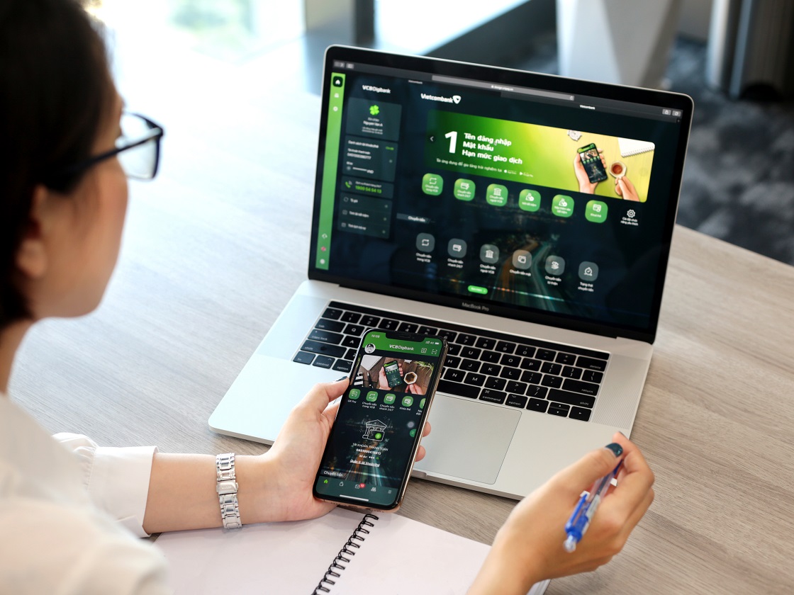 Vietcombank chính thức triển khai giải pháp thanh toán chạm trên thiết bị di động VCB TAP to phone
