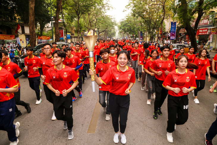 Rước đuốc SEA Games 32 tại Hà Nội, bắt đầu hành trình Đông Nam Á