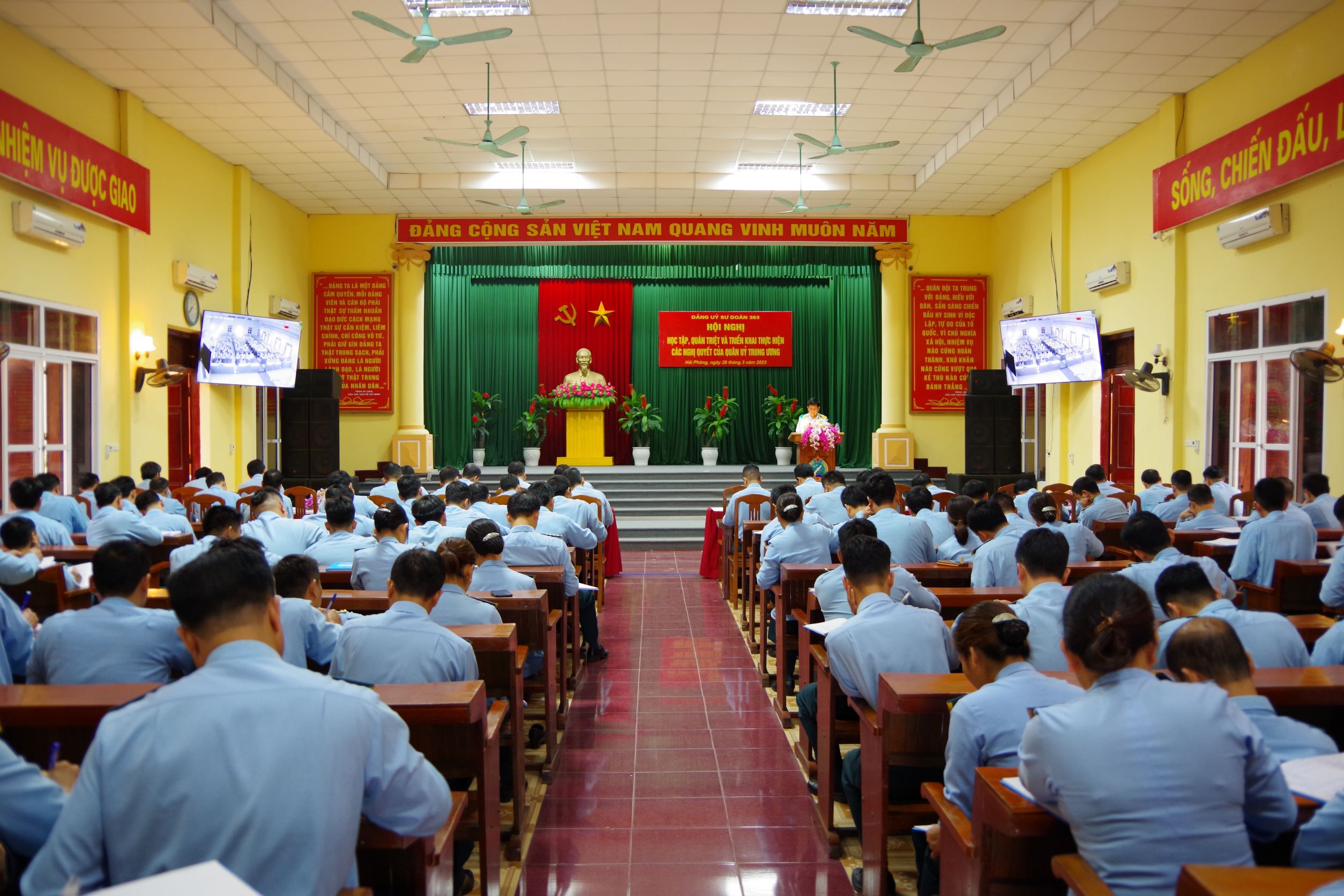 Sư đoàn 363 quán triệt các nghị quyết của Quân ủy Trung ương