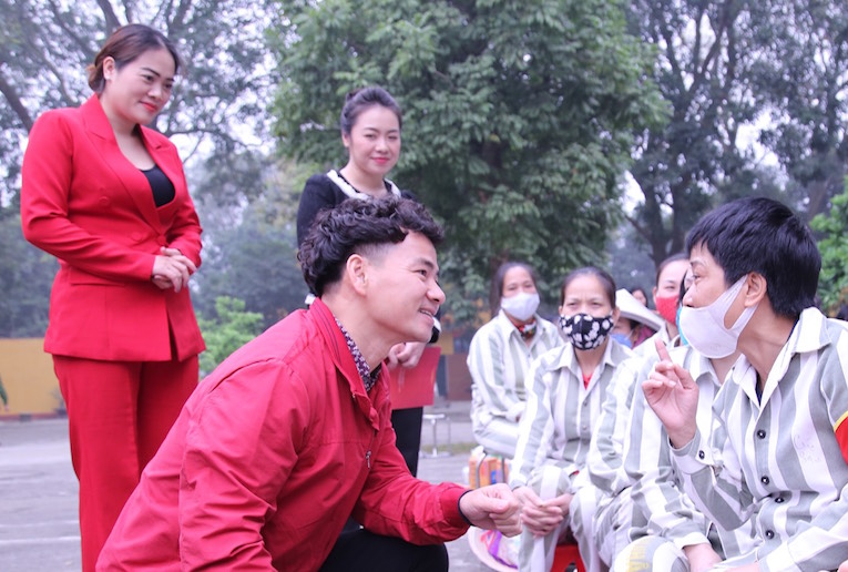 “Thắp sáng ước mơ hoàn lương”