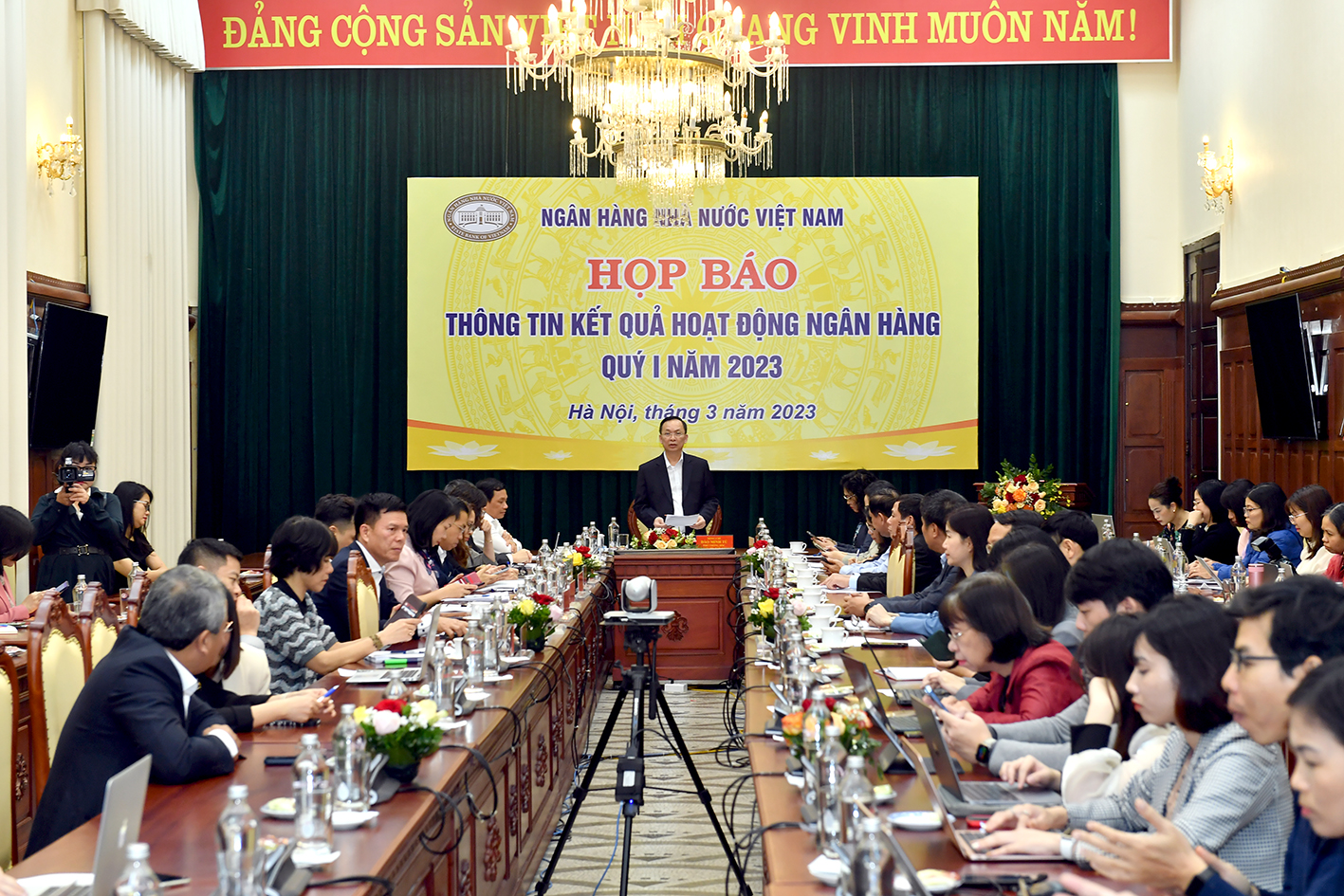 Quý I 2023, tín dụng toàn nền kinh tế tăng 2,06