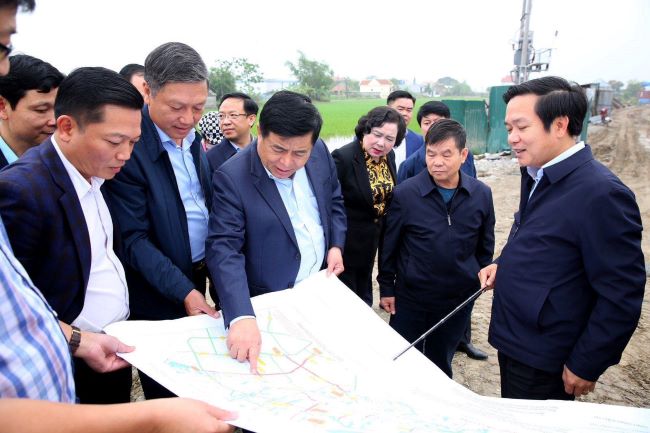 Tháo gỡ khó khăn, đẩy mạnh giải ngân vốn đầu tư công năm 2023 tại 4 tỉnh