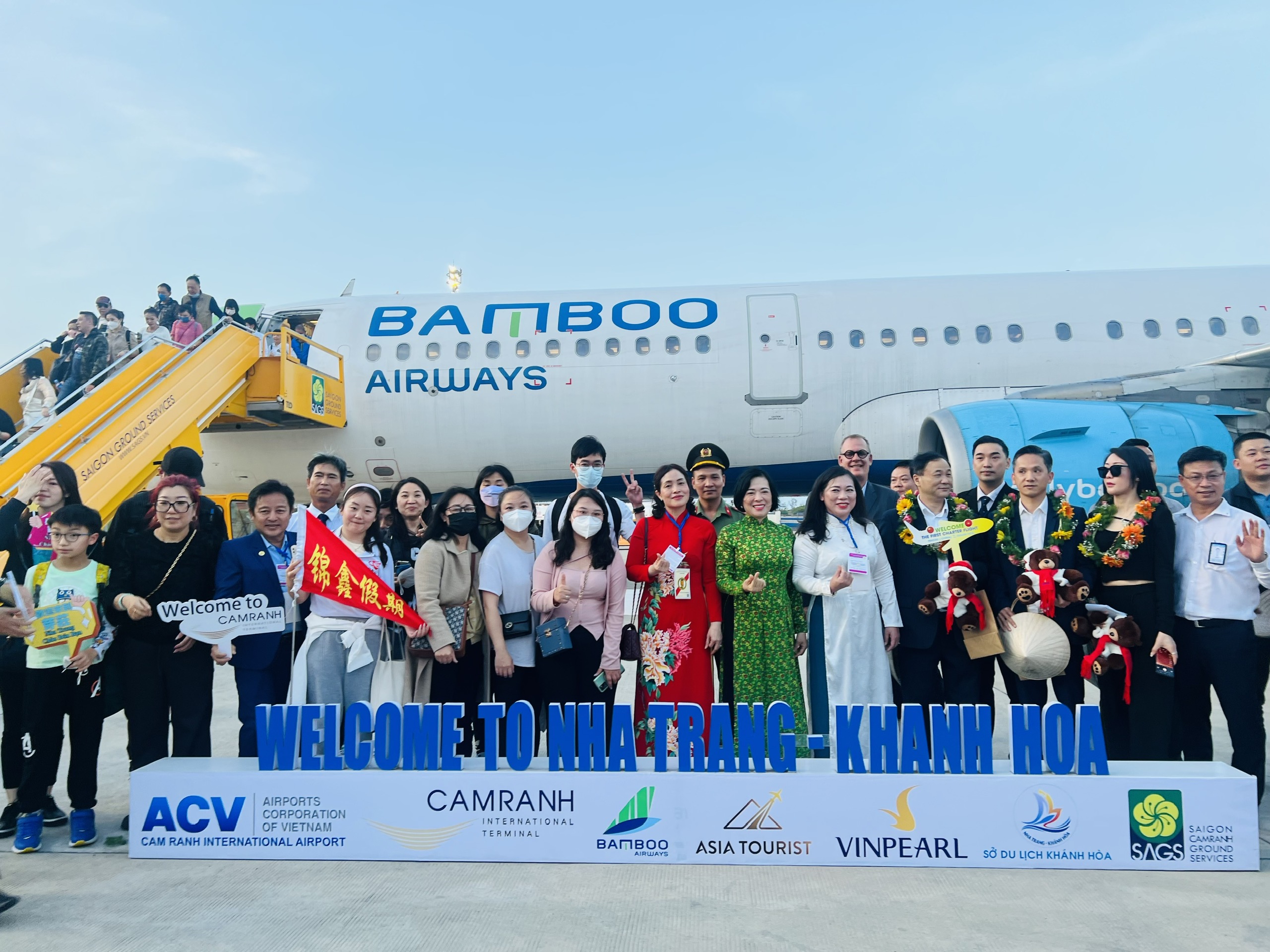 Đón hơn 150 du khách Macao Trung Quốc đến Nha Trang