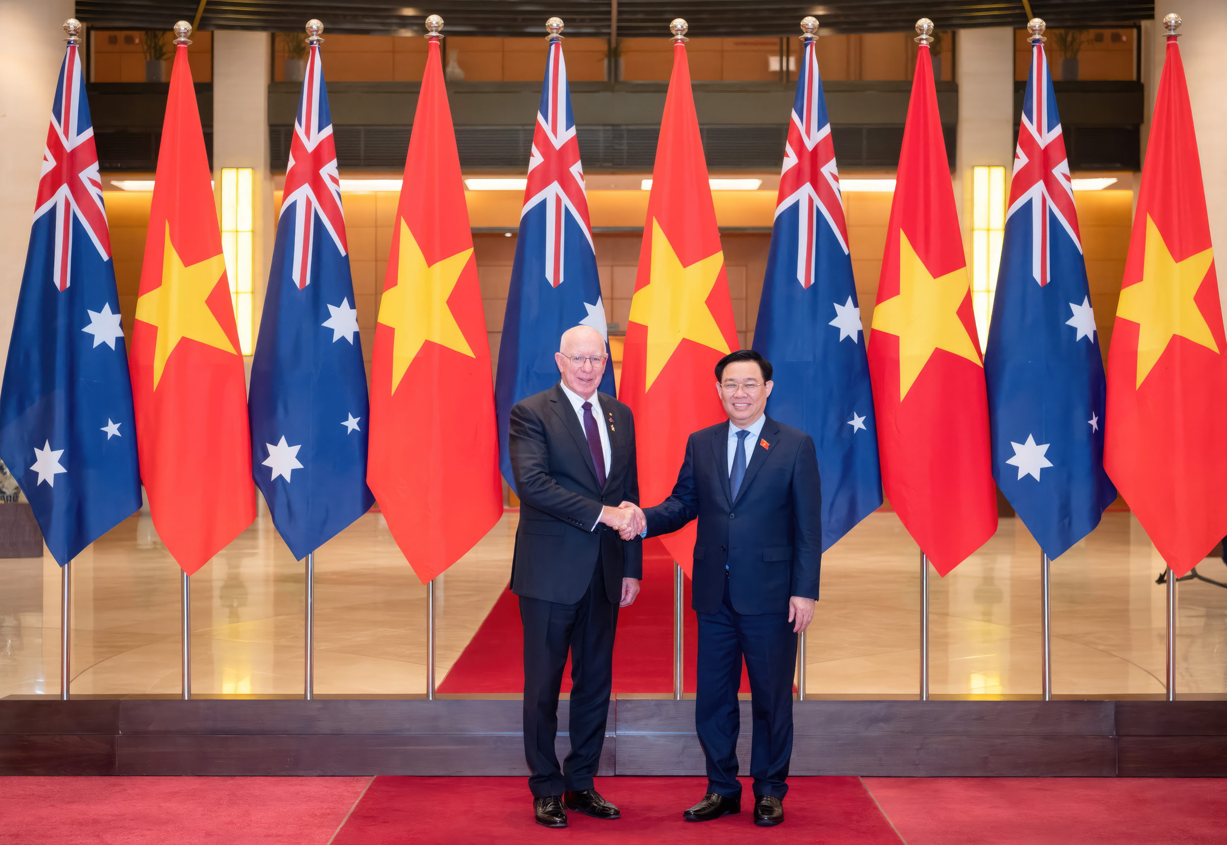 Chủ tịch Quốc hội Vương Đình Huệ hội kiến Toàn quyền Australia David Hurley