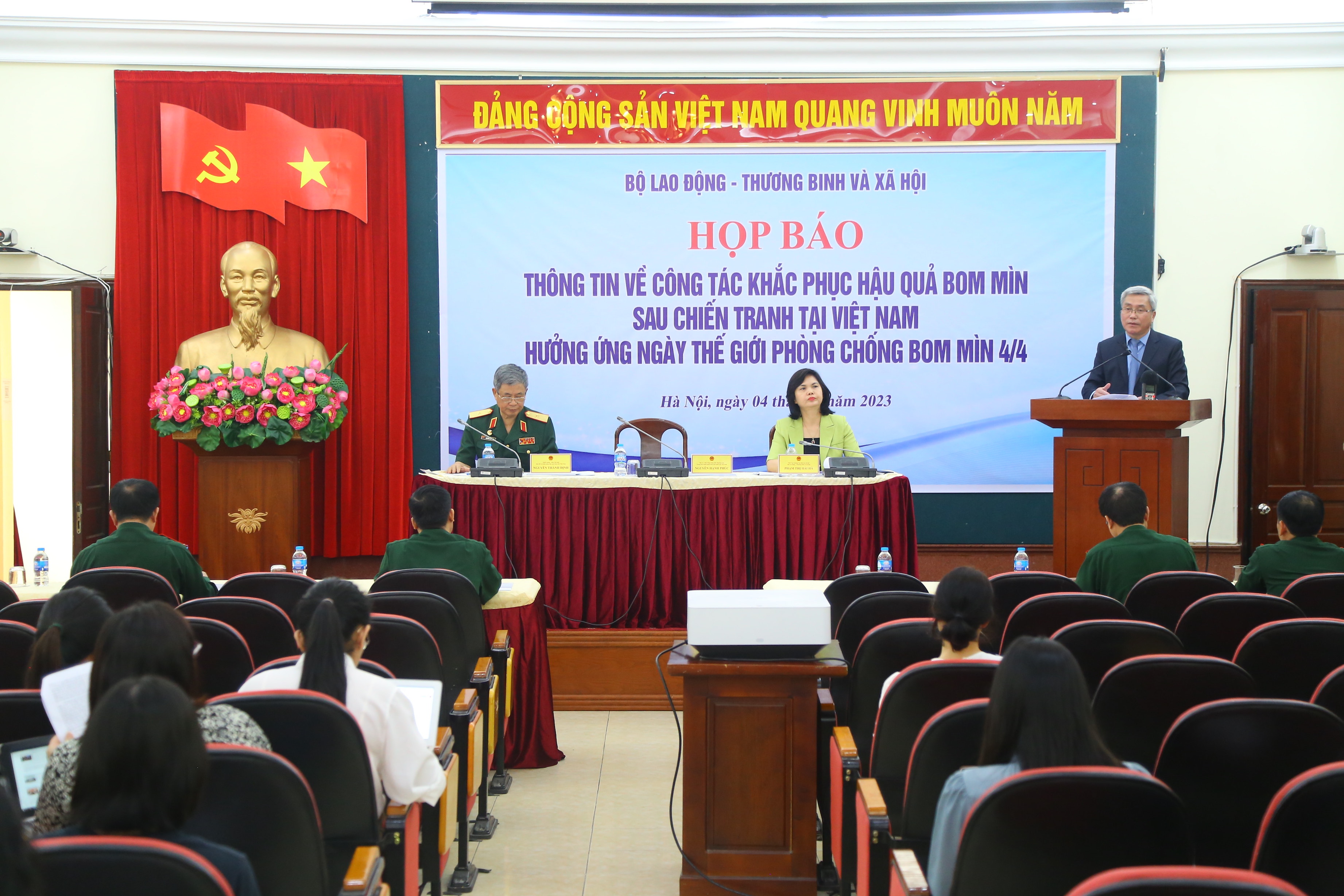 Sẽ xây dựng Pháp lệnh khắc phục hậu quả bom mìn sau chiến tranh