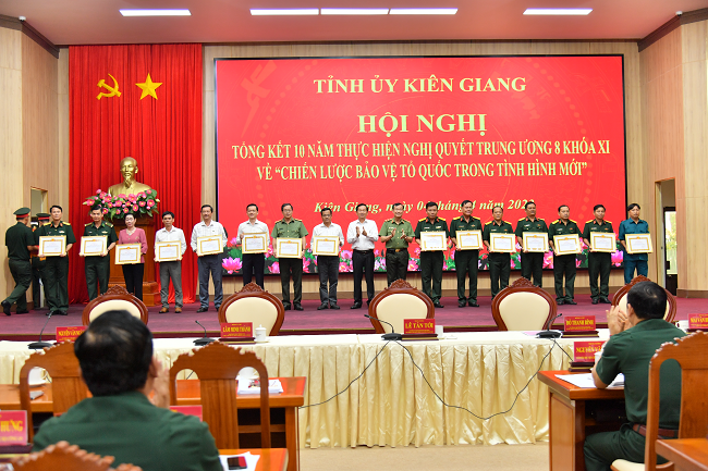 Kiên Giang cần kết hợp giữa phát triển kinh tế với đảm bảo quốc phòng