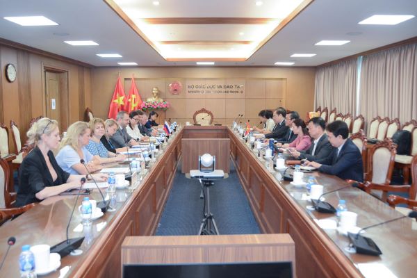 Thúc đẩy hợp tác giáo dục và đào tạo Việt Nam - Liên bang Nga