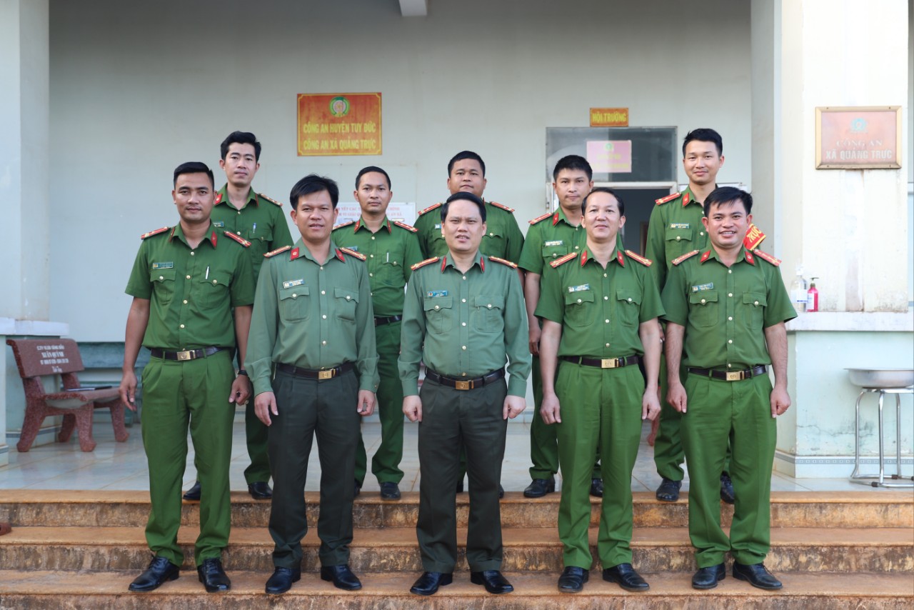 Phát huy vai trò Chi bộ Công an xã trong bảo vệ sự bình yên cho Nhân dân