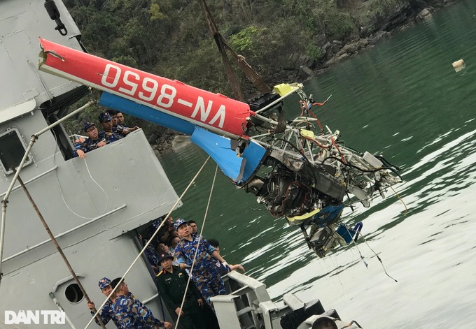 Ai phải bồi thường khi trực thăng du lịch gặp tai nạn