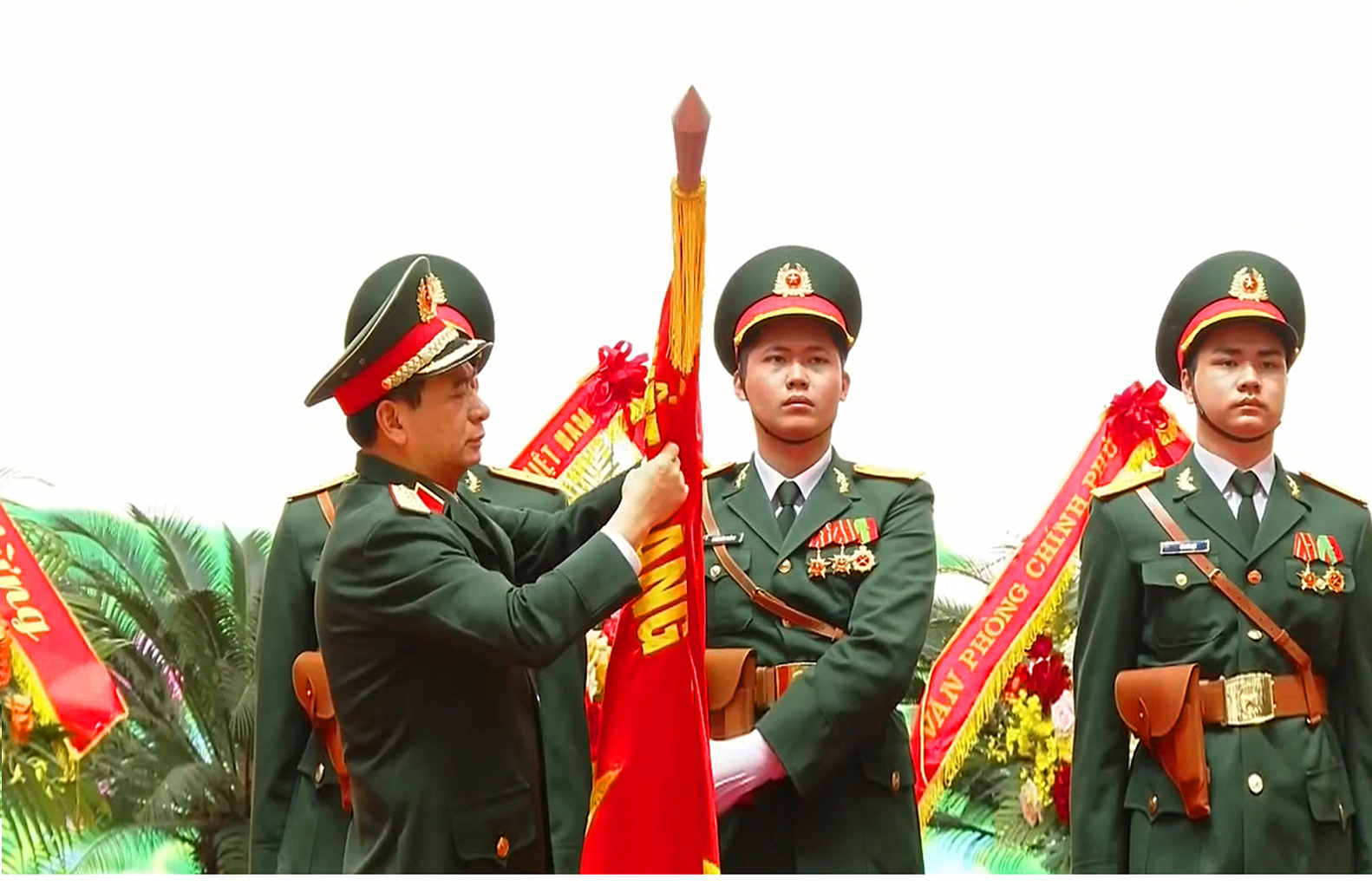 Cục Khoa học Quân sự đón nhận Huân chương