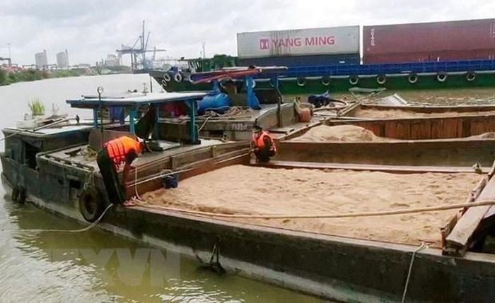 Tiền Giang Xử phạt gần 18 tỷ đồng với hành vi khai thác trái phép