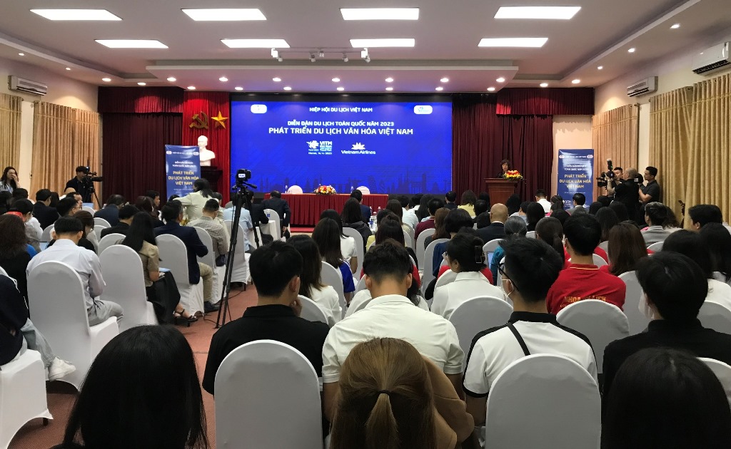 Phát triển sản phẩm du lịch gắn với văn hóa truyền thống