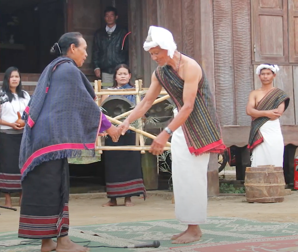 Thú vị đời sống mẫu hệ của dân tộc Churu