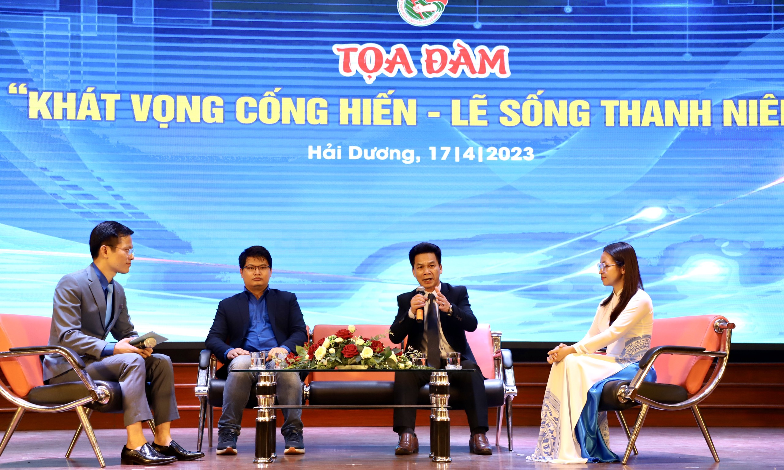 Khát vọng giúp cuộc sống có ý nghĩa