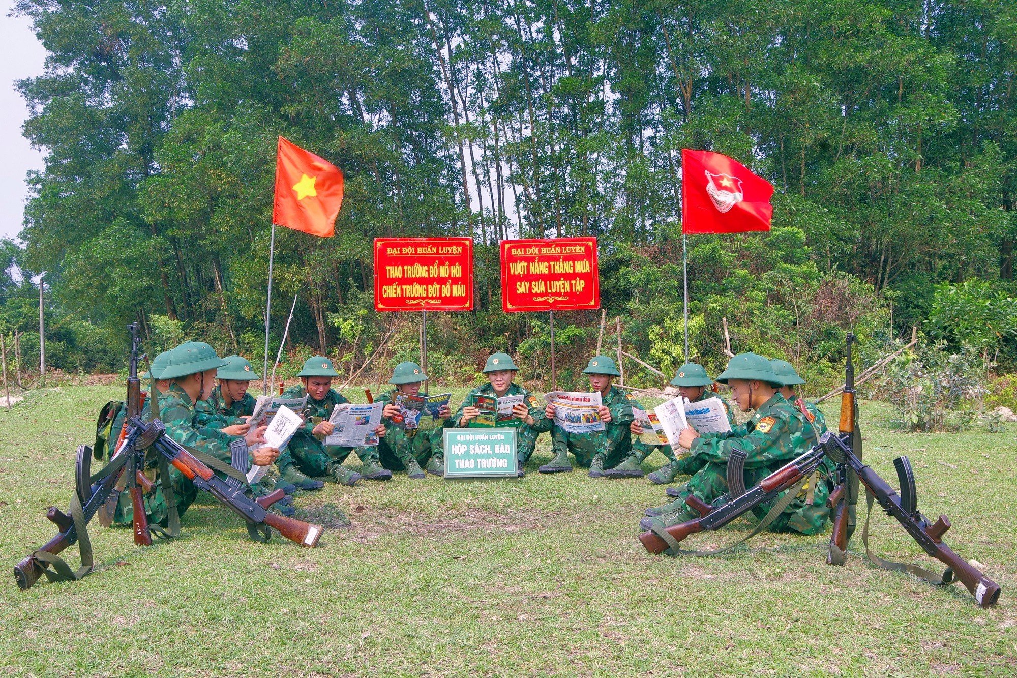 Tạo môi trường lành mạnh, giáo dục và rèn luyện nhân cách của mỗi quân nhân