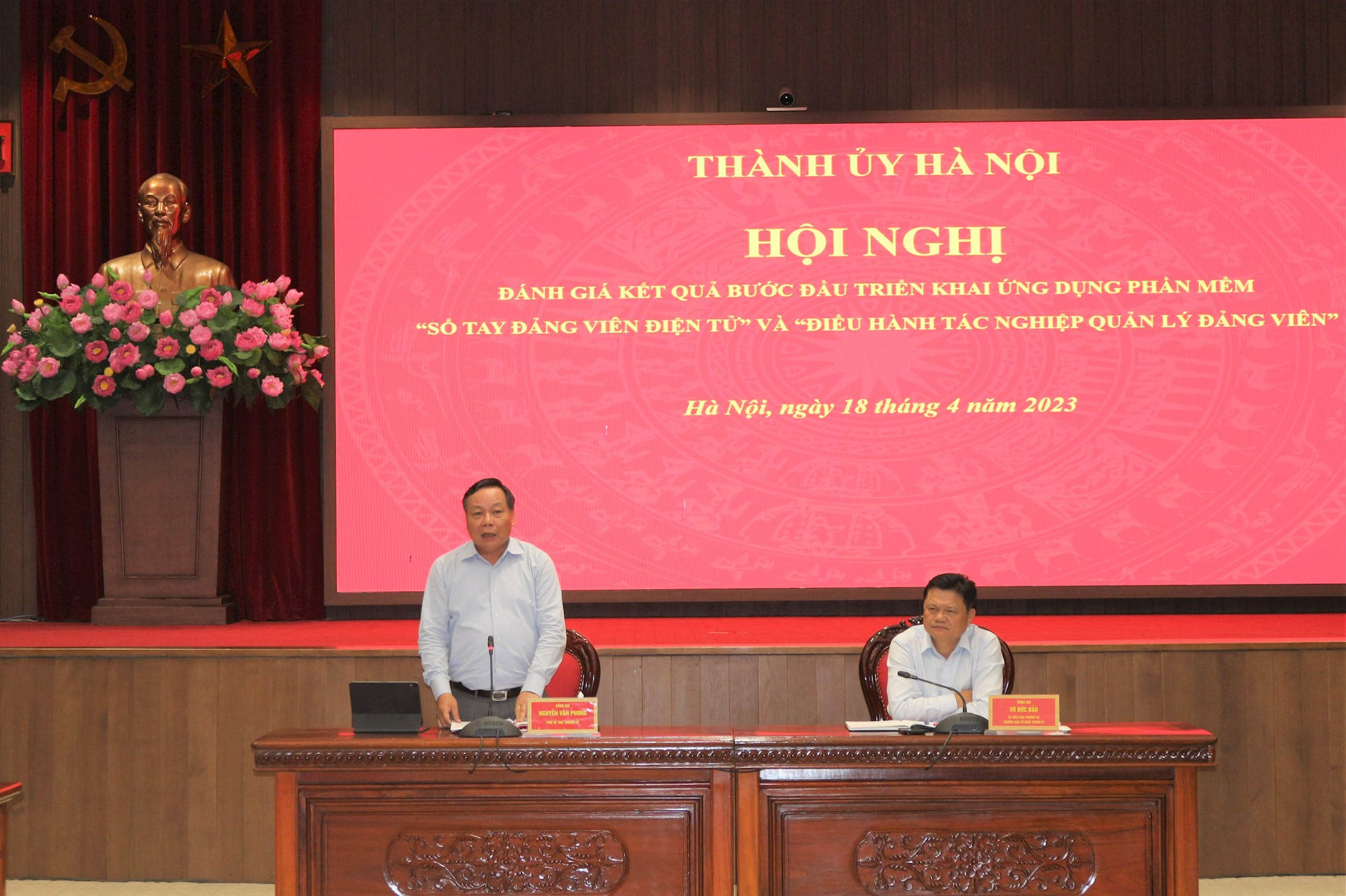 Chủ động cập nhật thông tin phần mềm “Sổ tay đảng viên điện tử”