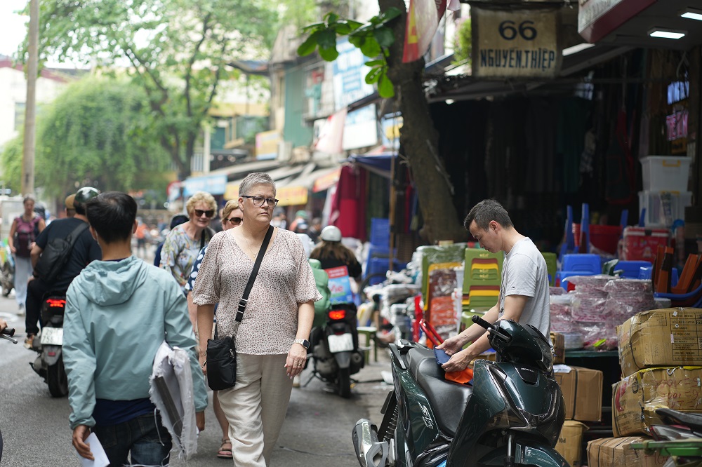 Bài 2 - Để văn minh đô thị đi đôi với kinh tế - văn hóa vỉa hè