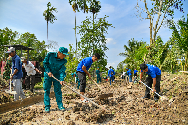 Ấm tình quân dân trong ngày Tết Chôl Chnăm Thmây