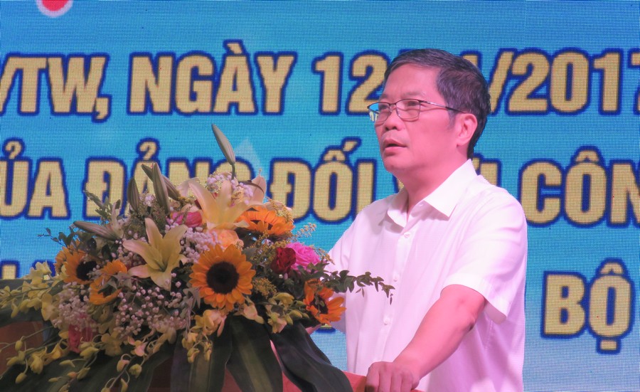 Tăng cường sự lãnh đạo của Đảng đối với công tác quản lý, bảo vệ và phát triển rừng