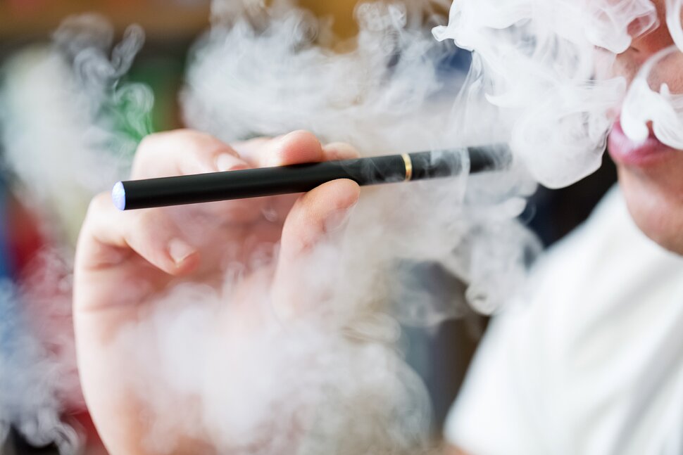Nhiều học sinh phải cấp cứu do ngộ độc thuốc lá điện tử, nung nóng, shisha