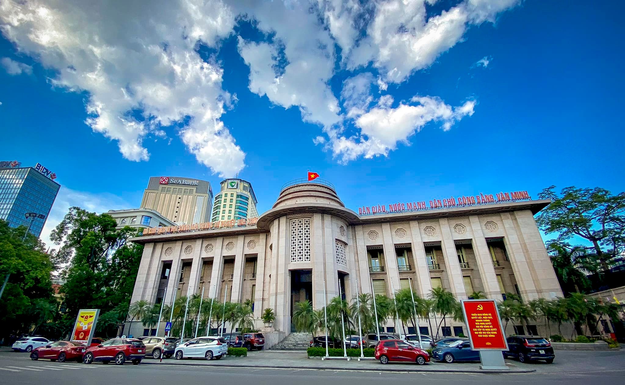Các ngân hàng triển khai cơ cấu nợ, giữ nguyên nhóm nợ