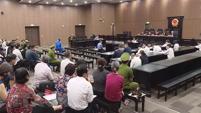 Xét xử “Tiến sỹ dạy làm giàu”