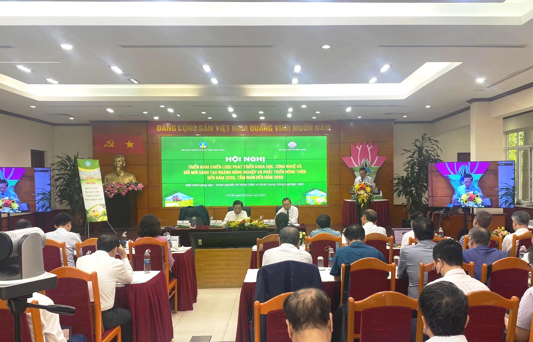 Đưa khoa học, công nghệ và đổi mới sáng tạo trở thành khâu đột phá phát triển nông nghiệp