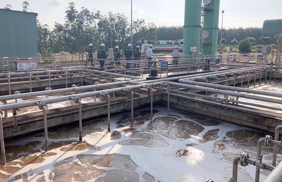 Liên quan đến phản ánh của doanh nghiệp về khó khăn trong cấp giấy phép môi trường